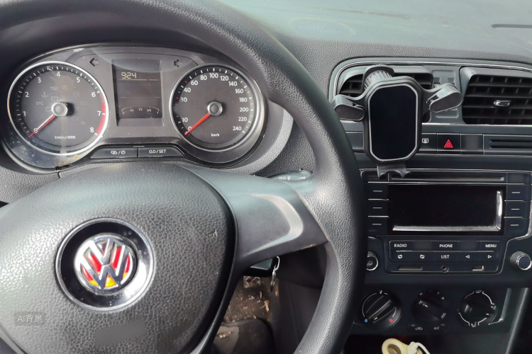 Volkswagen Polo 2015 #11 Volkswagen Polo 2015 car image #11