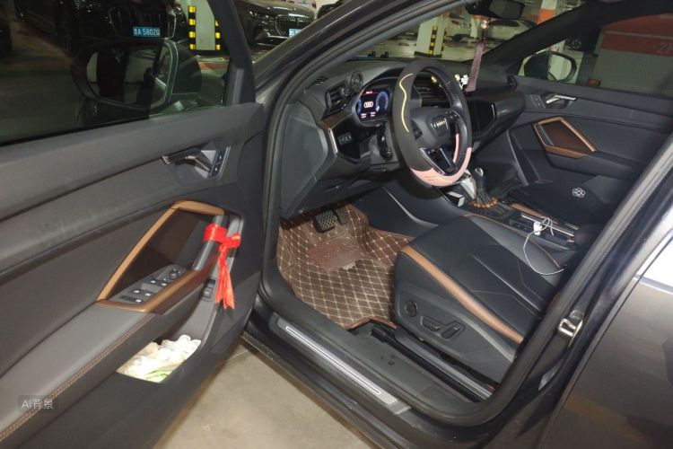Audi Q3 2021 car image #18