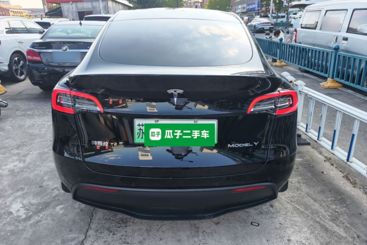 Tesla Model Y 2021 #6 Tesla Model Y 2021 immagine di auto #6
