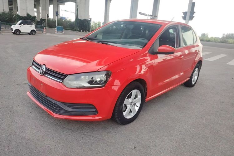 Volkswagen Polo 2015 car image #2