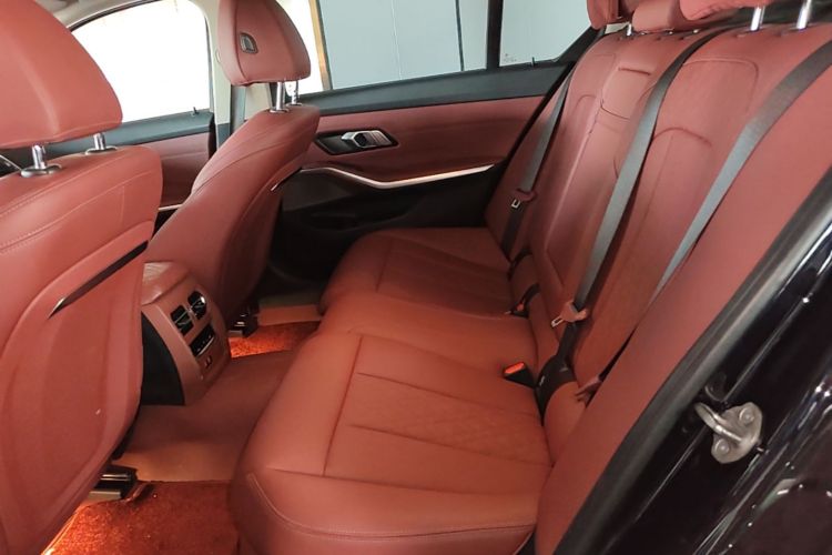 BMW 3 Series 2023 car image #17