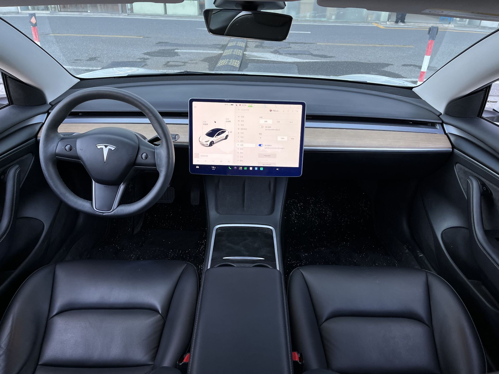 Tesla Model 3 2021 car image #2
