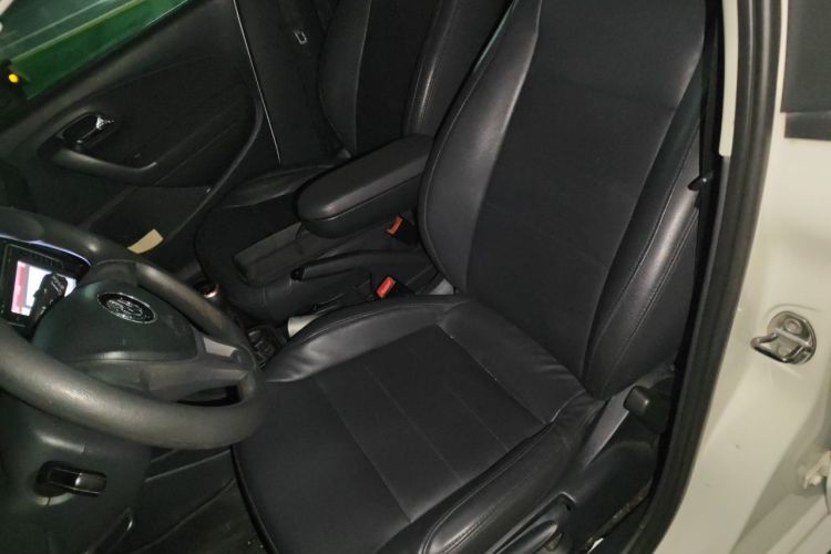 Volkswagen Polo 2016 car image #19