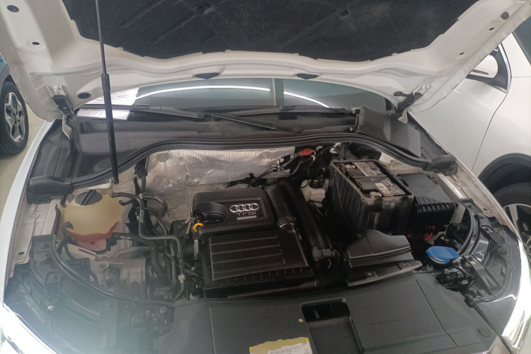 Audi Q3 2018 image de voiture #22