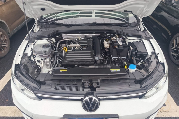 Volkswagen Golf 2025 #22 Volkswagen Golf 2025 car image #22