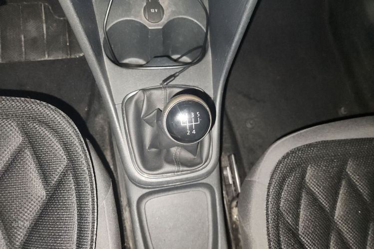 Volkswagen Polo 2017 car image #17