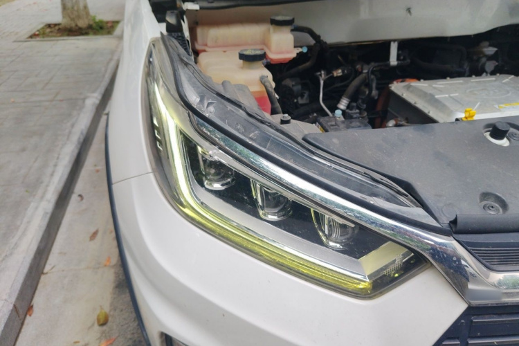 BYD Yuan New Energy 2019 car image #8