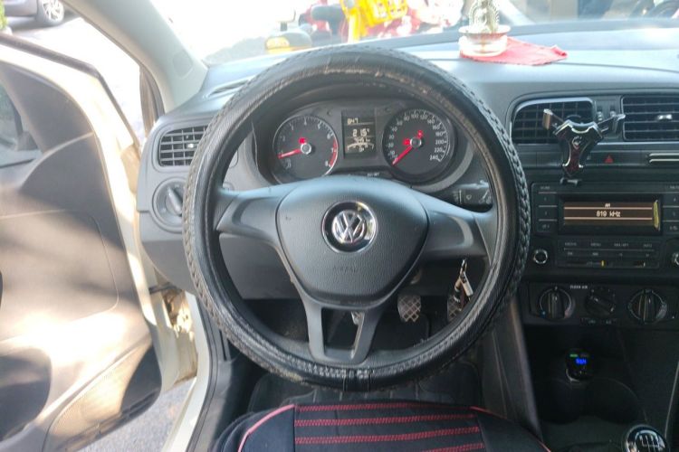Volkswagen Polo 2018 car image #11