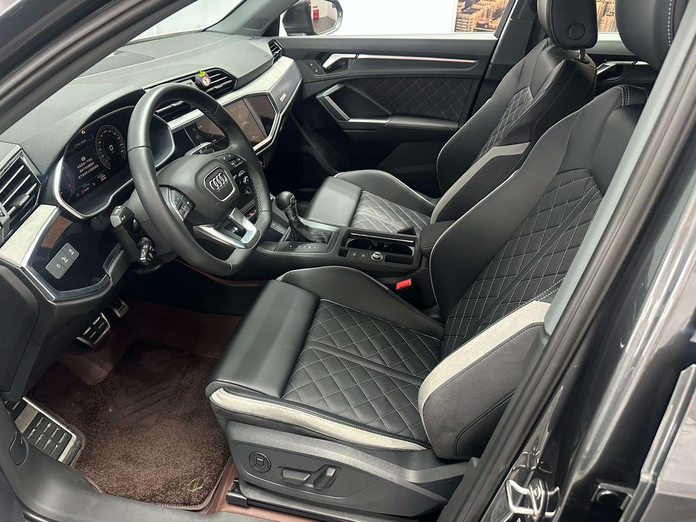 Audi Q3 2025 immagine di auto #12