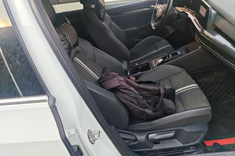 Volkswagen Golf 2021 صورة سيارة #24