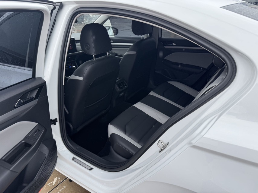 Volkswagen Bora 2022 car image #5