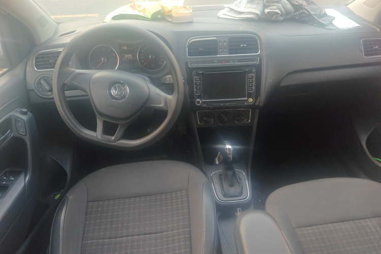 Volkswagen Polo 2016 car image #7