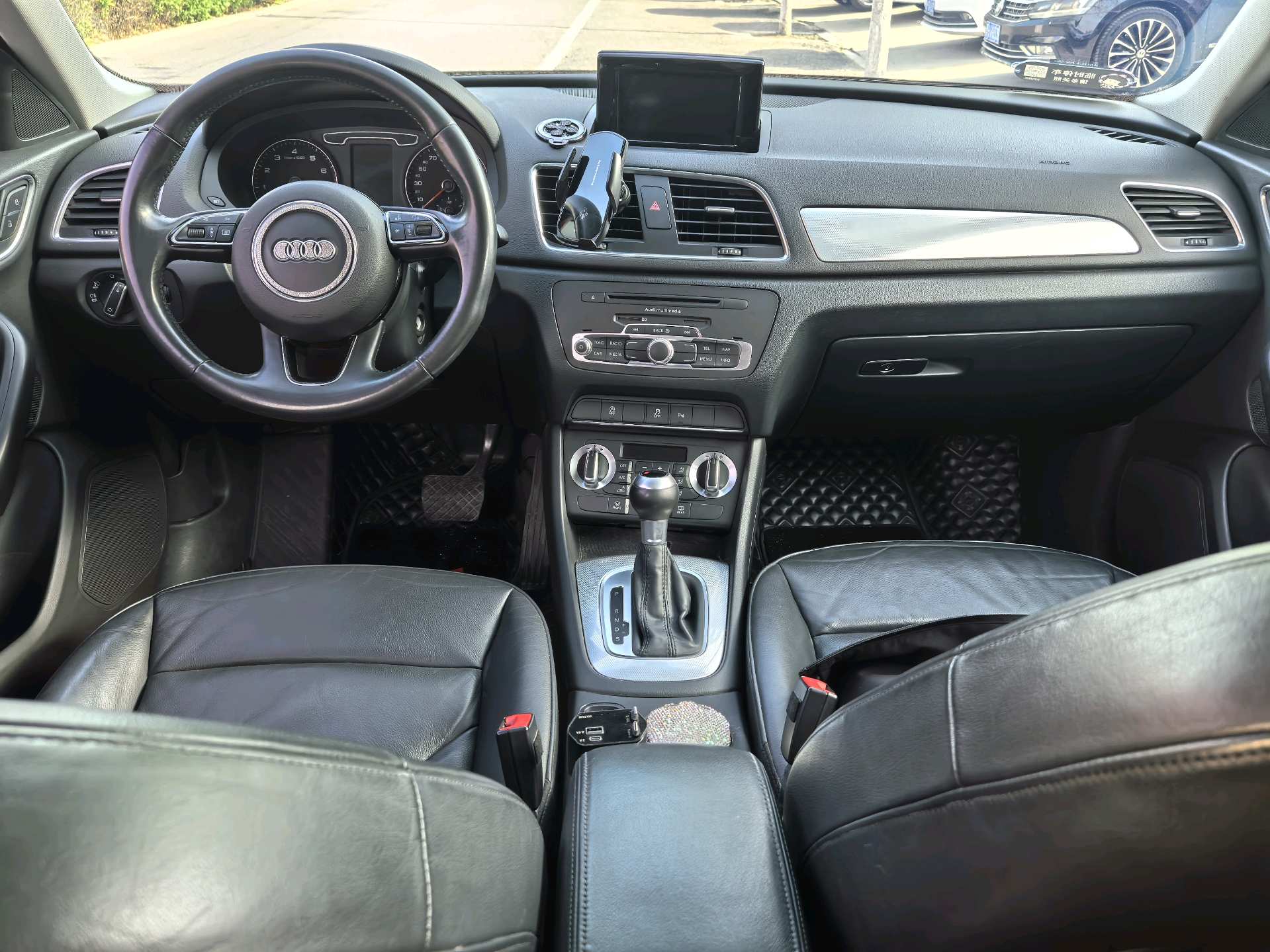 Audi Q3 2016 car image #4