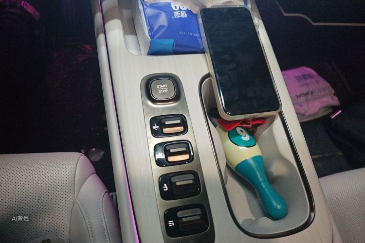 MI SU7 2024 car image #16