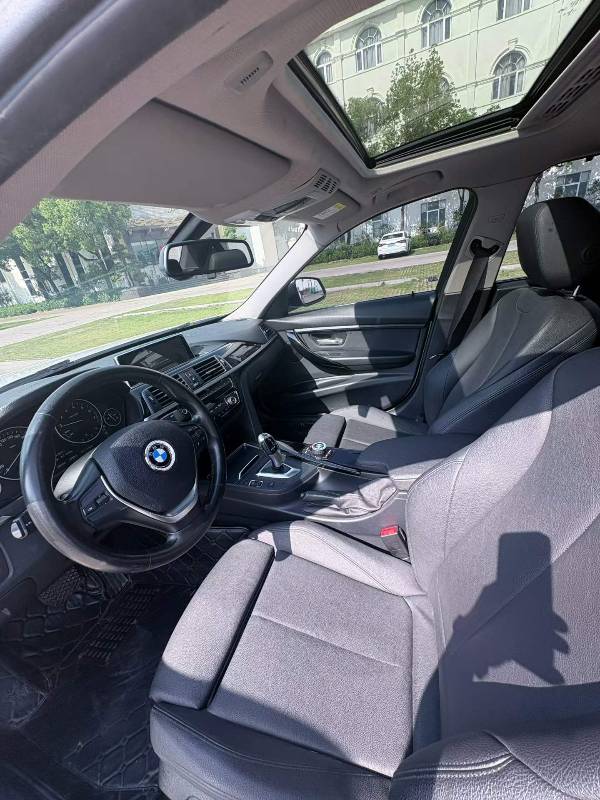 BMW 3 Series 2018 #9 BMW 3 Series 2018 car image #9