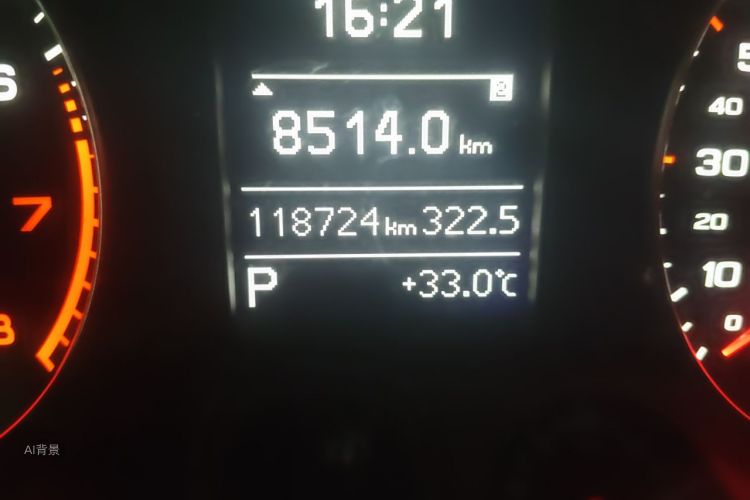 Audi Q3 2017 car image #14