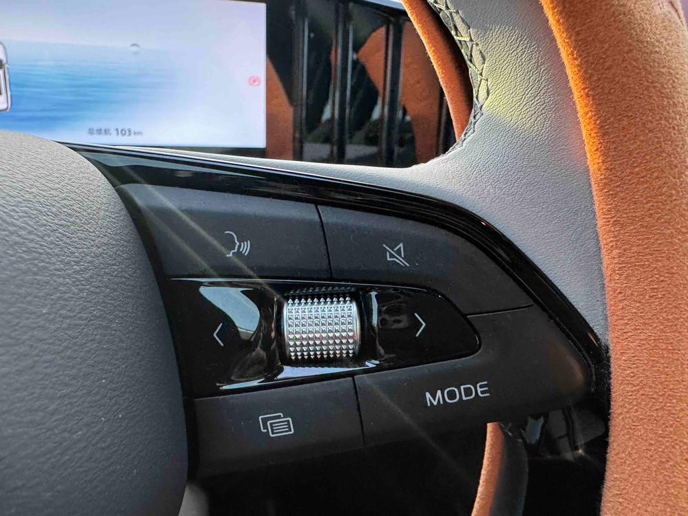 GEELY Boyue L 2025 car image #9