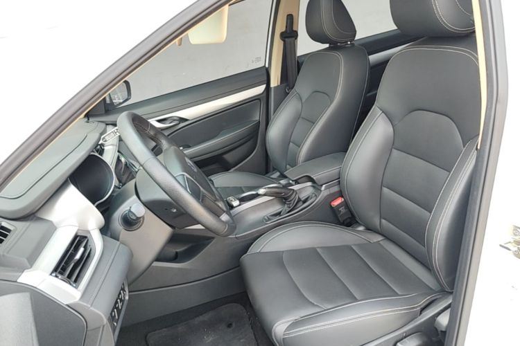 GEELY Emgrand 2019 #19 GEELY Emgrand 2019 car image #19