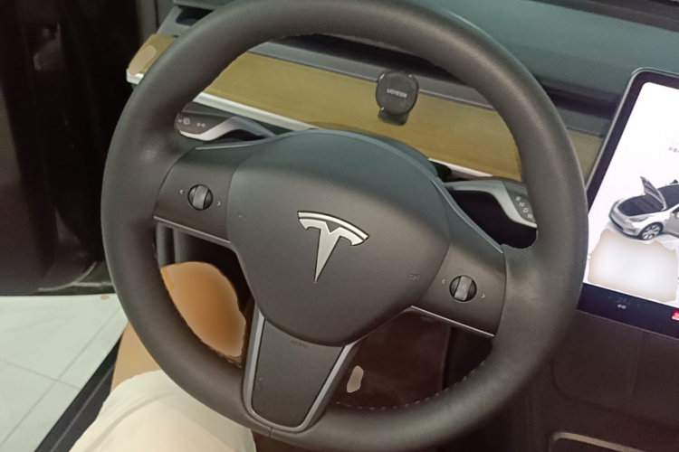 Tesla Model Y 2022 #11 Tesla Model Y 2022 car image #11