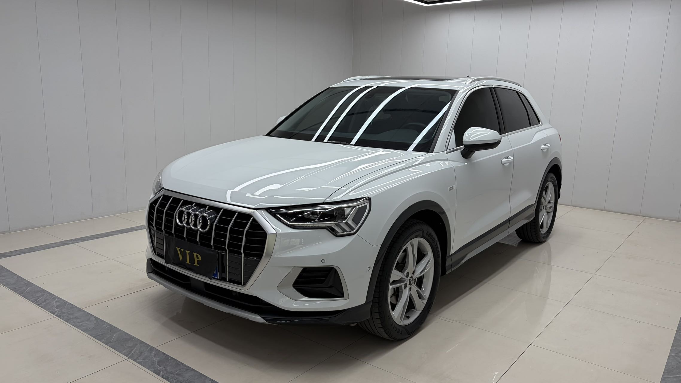 Audi Q3 2023 Audi Q3 2023 car image