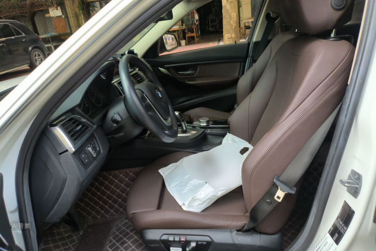 BMW 3 Series 2019 car image #17