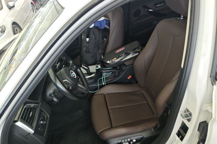 BMW 3 Series 2019 car image #15