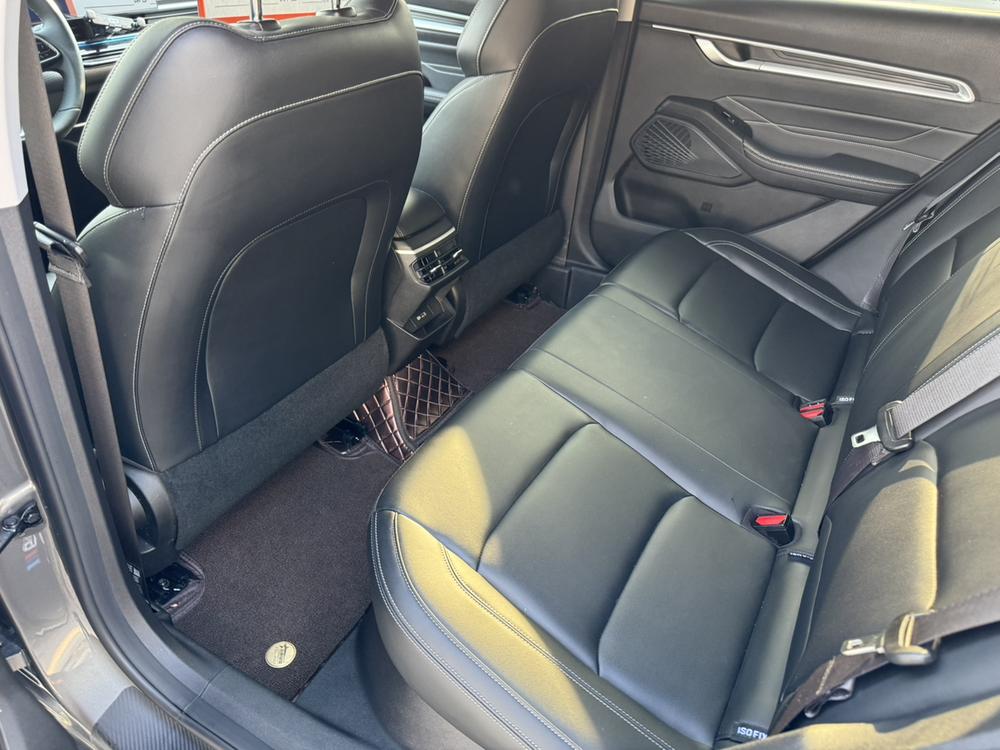 GEELY Emgrand 2025 car image #8