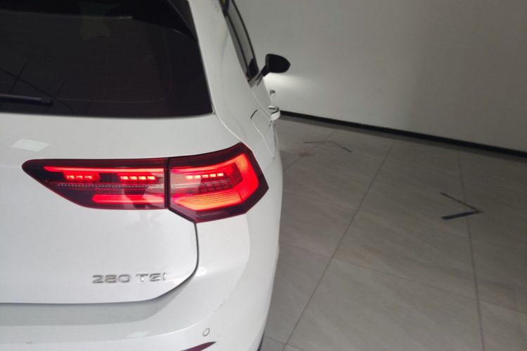 Volkswagen Golf 2021 car image #8