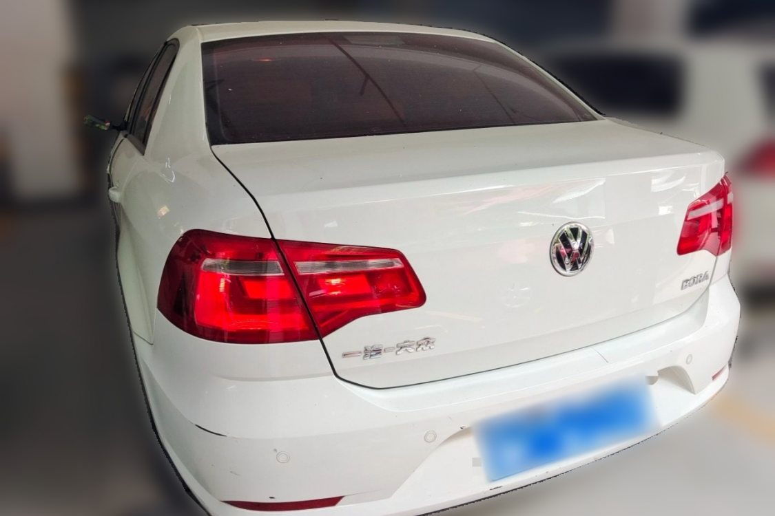 Volkswagen Bora 2015 imagen de coche #3