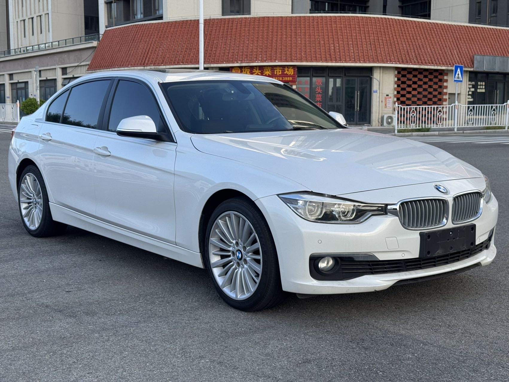 BMW 3 Series 2018 #3 BMW 3 Series 2018 car image #3