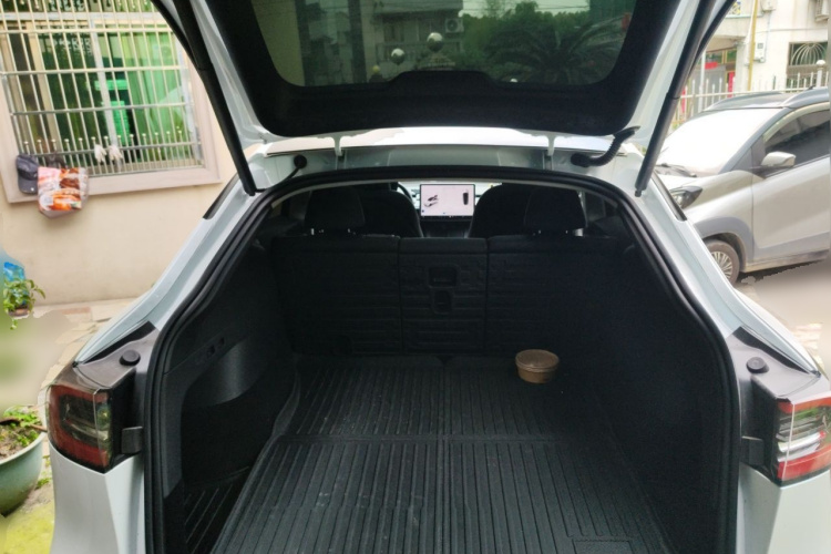 Tesla Model Y 2023 #25 Tesla Model Y 2023 car image #25
