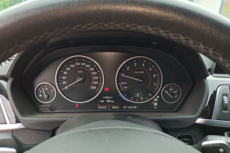 BMW 3 Series 2017 #12 BMW 3 Series 2017 car image #12