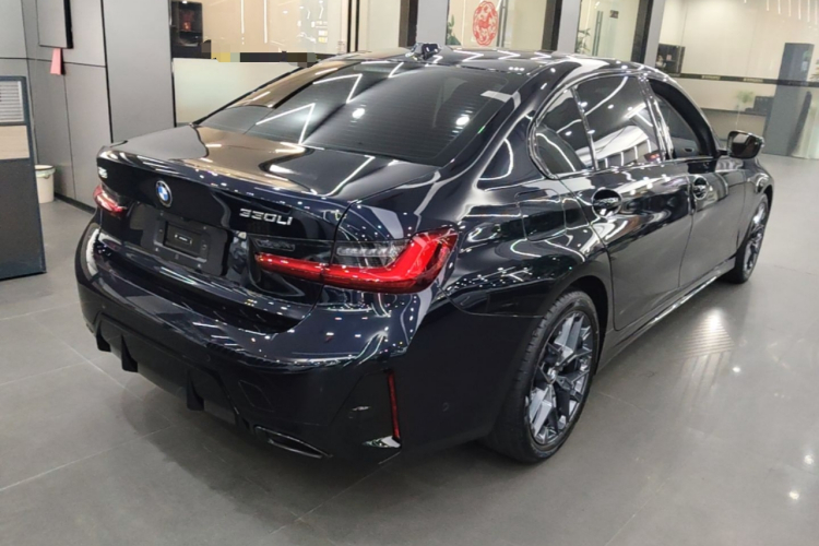 BMW 3 Series 2025 #7 BMW 3 Series 2025 car image #7