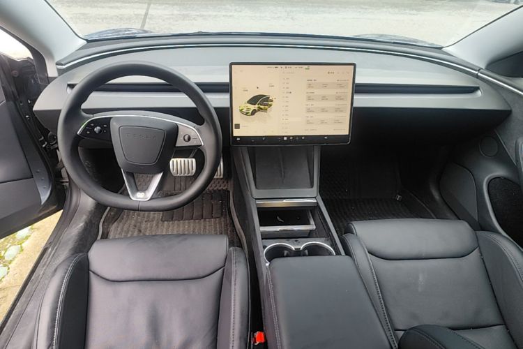 Tesla Model 3 2024 car image #13