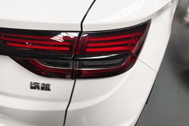 GEELY Coolray 2025 car image #8