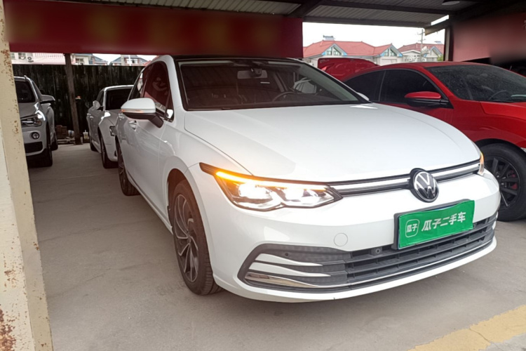 Volkswagen Golf 2021 car image #4