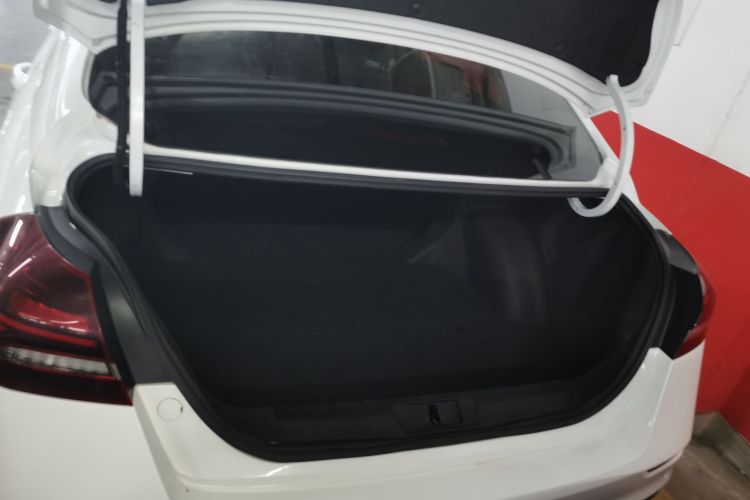 GEELY Emgrand 2021 изображение автомобиля #19