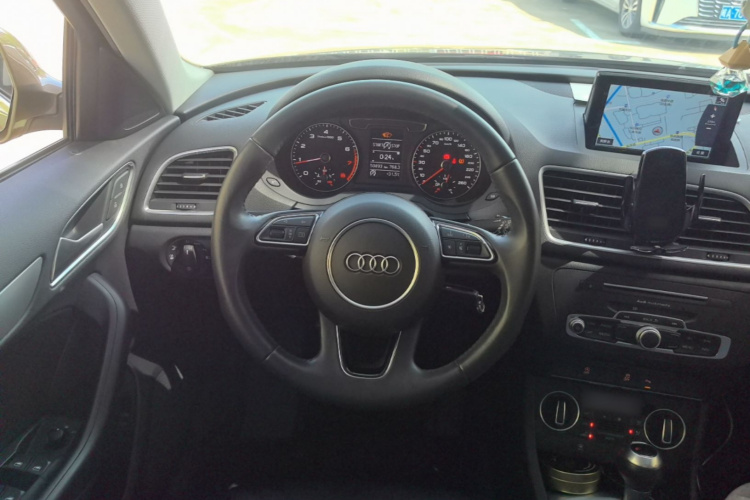 Audi Q3 2018 #11 Audi Q3 2018 car image #11