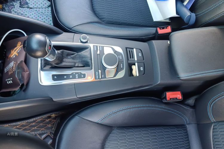 Audi A3 2018 car image #16