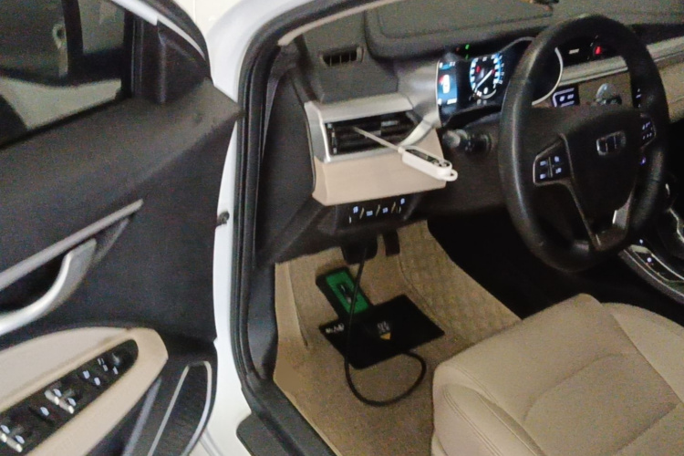 GEELY Emgrand 2018 #16 GEELY Emgrand 2018 car image #16