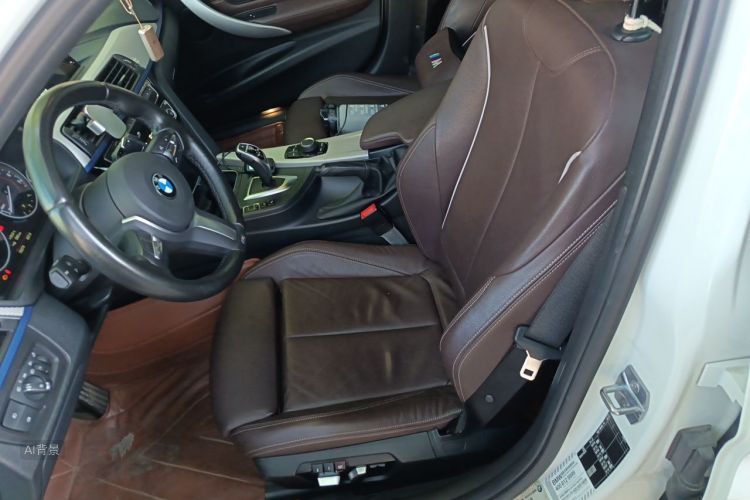 BMW 3 Series 2019 car image #17