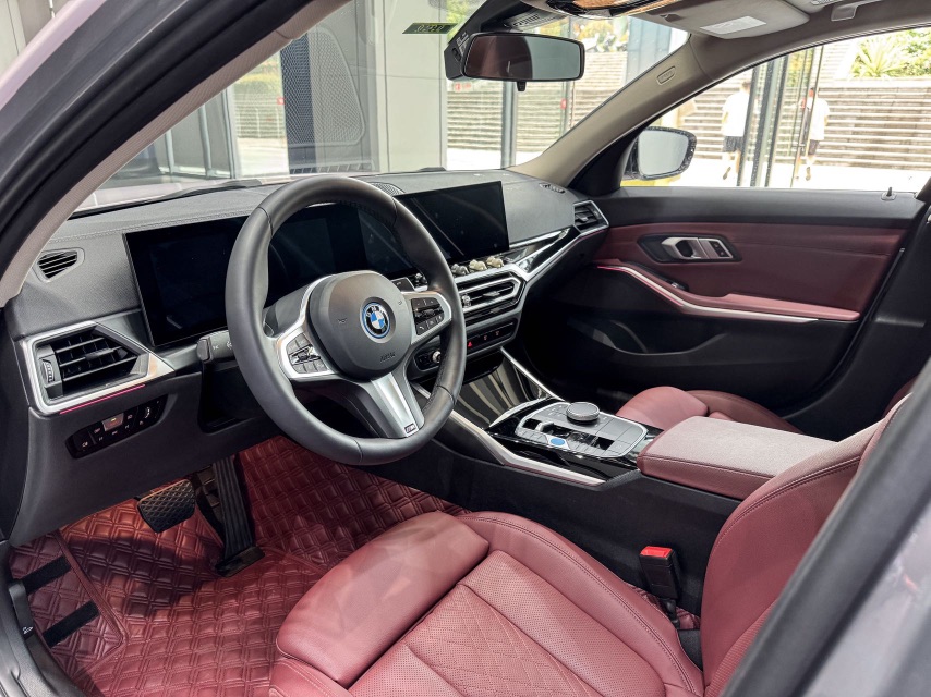 BMW i3 2023 car image #7