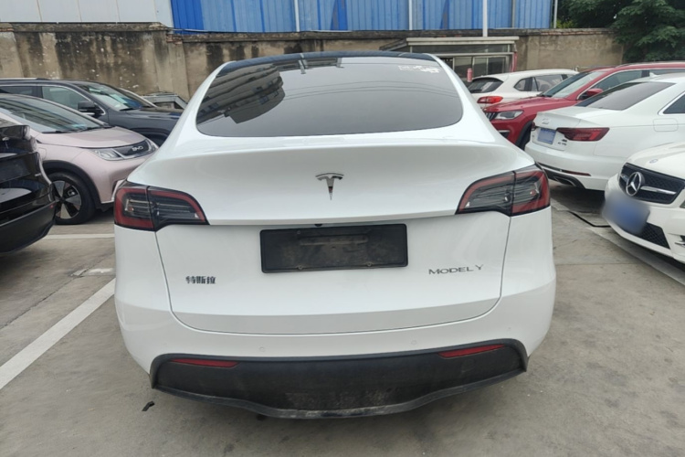 Tesla Model Y 2022 #6 Tesla Model Y 2022 car image #6