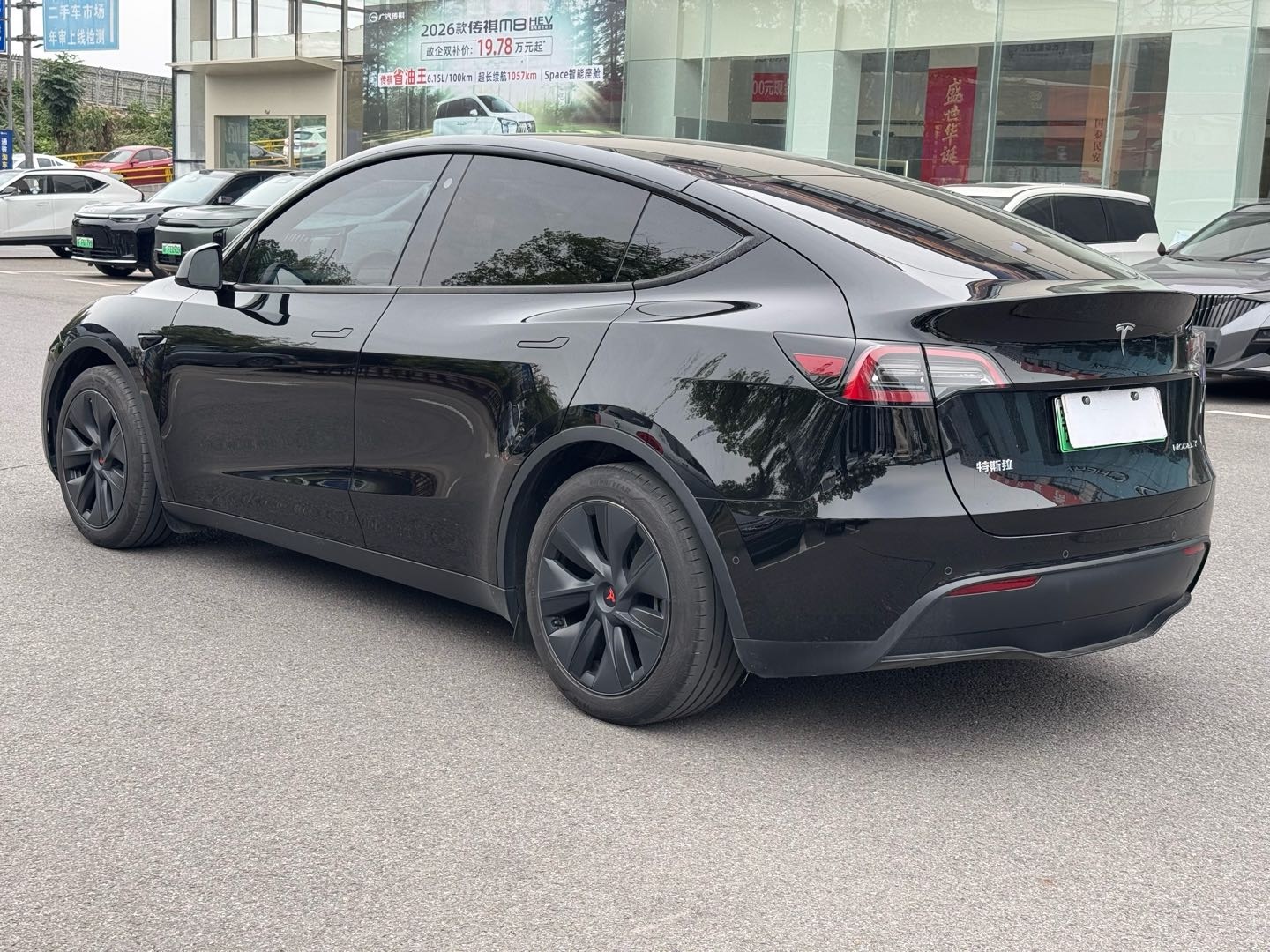 Tesla Model Y 2023 immagine di auto #11