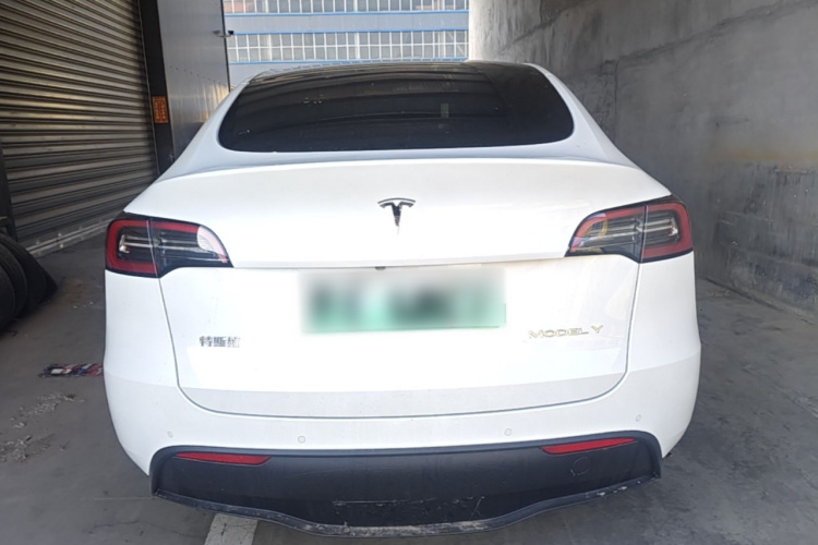 Tesla Model Y 2023 #6 Tesla Model Y 2023 immagine di auto #6
