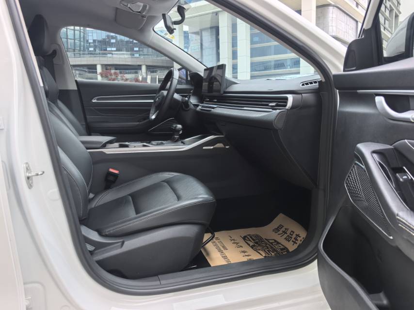 GEELY Emgrand 2024 car image #10