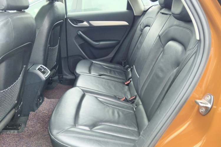 Audi Q3 2015 car image #19