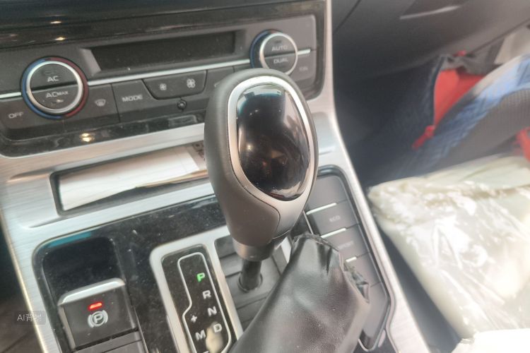 GEELY Emgrand GS 2019 car image #16