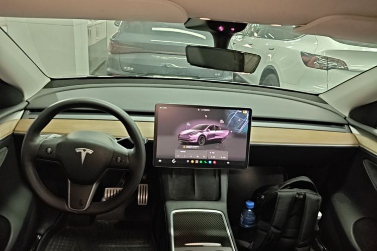Tesla Model Y 2021 #10 Tesla Model Y 2021 car image #10