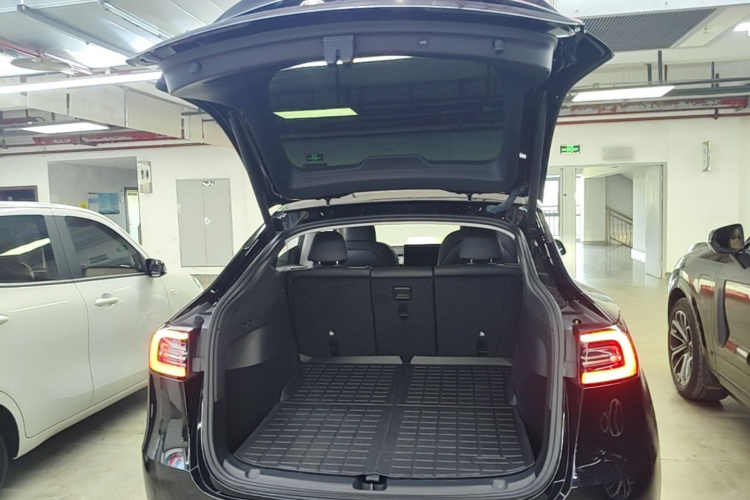 Tesla Model Y 2022 #19 Tesla Model Y 2022 car image #19